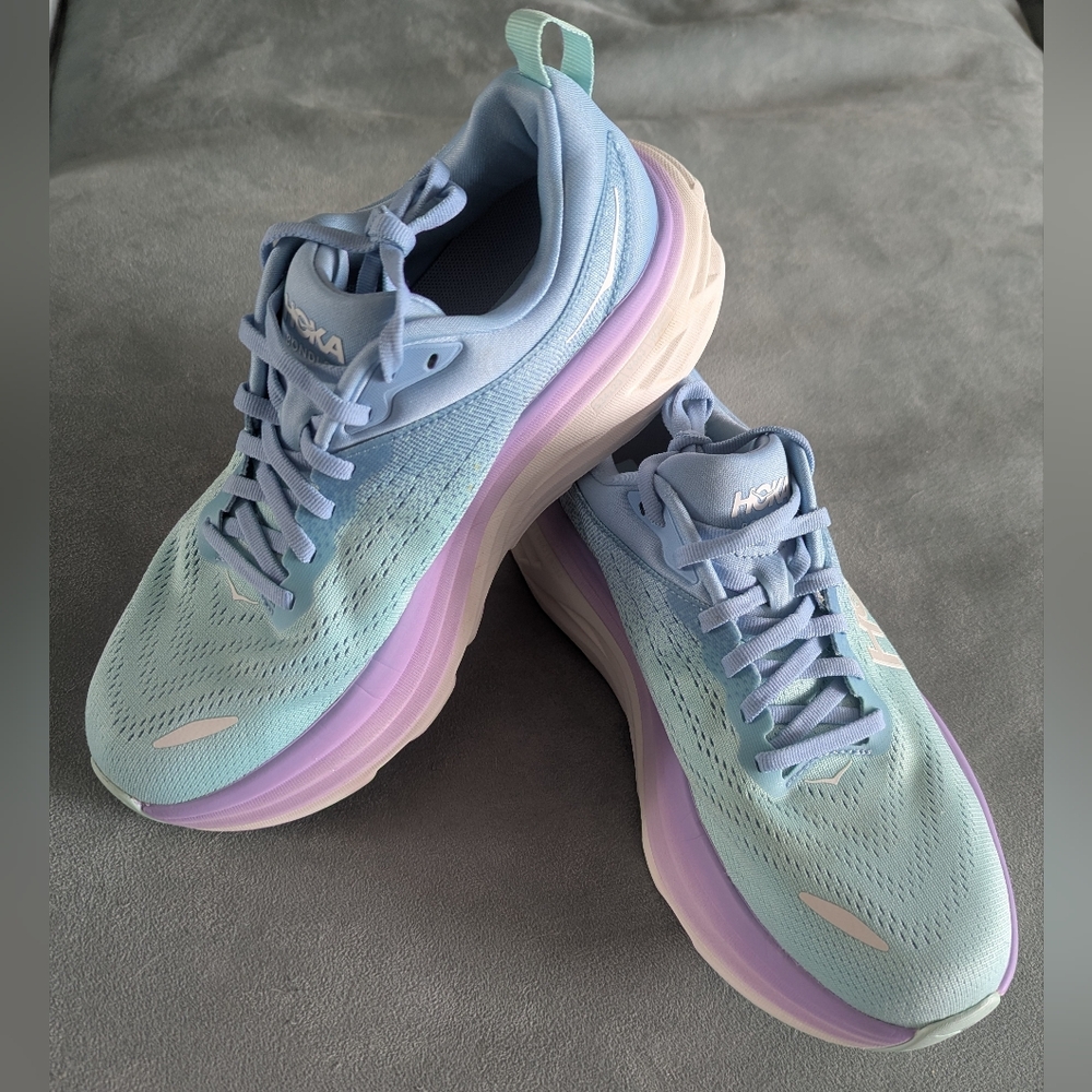 Women's Hoka Bondi 8 - Size US W8 Wide